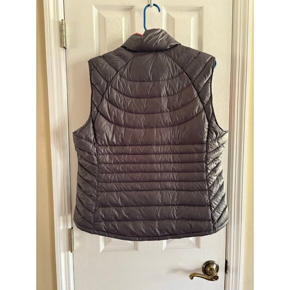 Bernardo Goose Down Vest - Picture 2 of 3